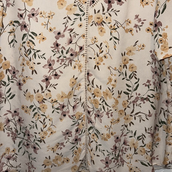 Sienna Sky Floral Boxy Blouse - Picture 8 of 10